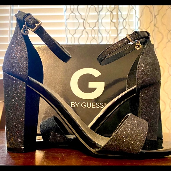 Guess Open Toe Chunky Heel - Picture 2 of 7